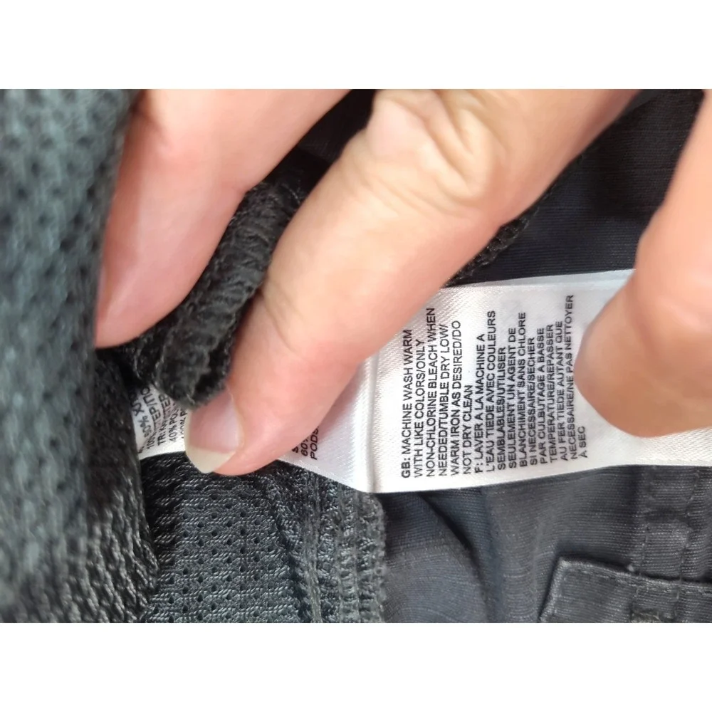 The North Face Cargo Shorts Mens Size 40 Charcoal Gray Utility Hiking Outdoor
